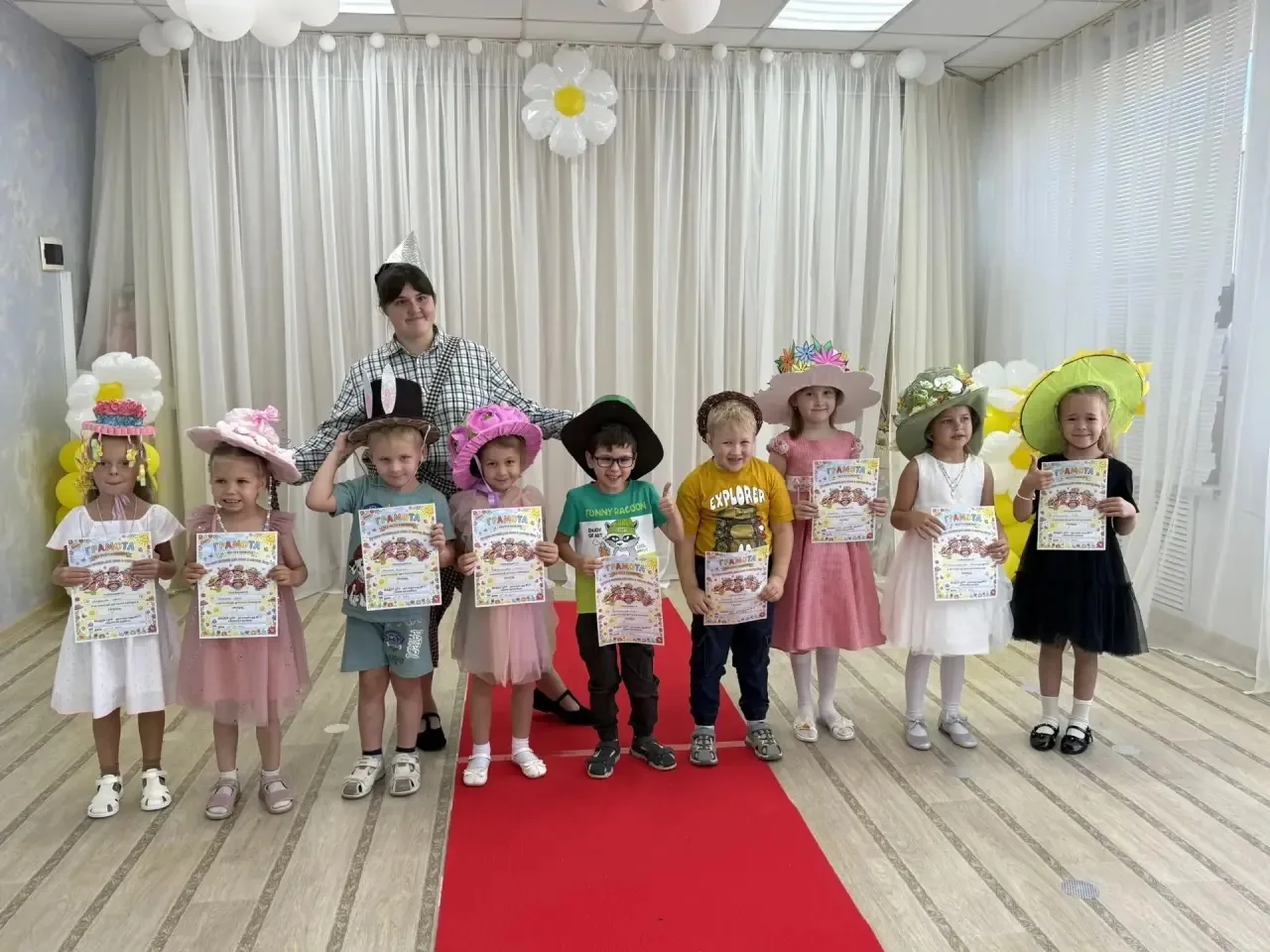 «Мисс и Мистер Лето»: наш сказочный конкурс шляпок завершён!