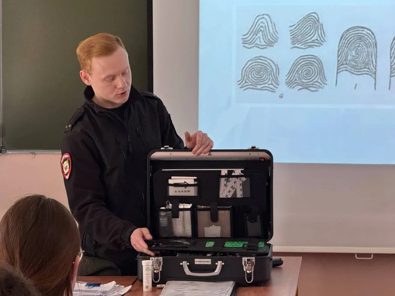 📌Учащиеся 11 б класса познакомились с профессией криминалиста🔍. Интересное практическое занятие пров