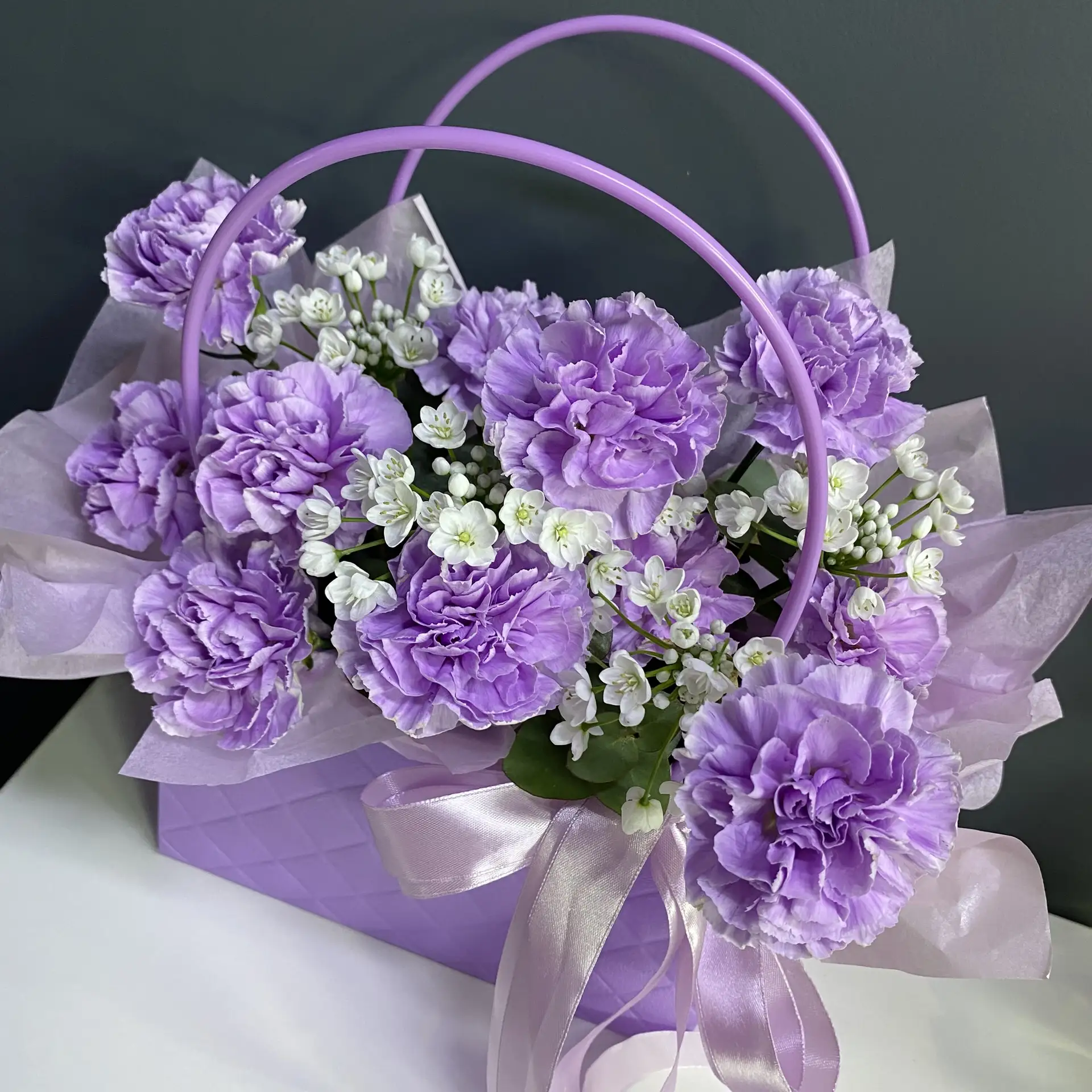 В наличии🌸🌸🌸

⚜️Композиция с диантусами и аллиумом в сумочке - 3950₽

⚜️Композиция из пионовидных