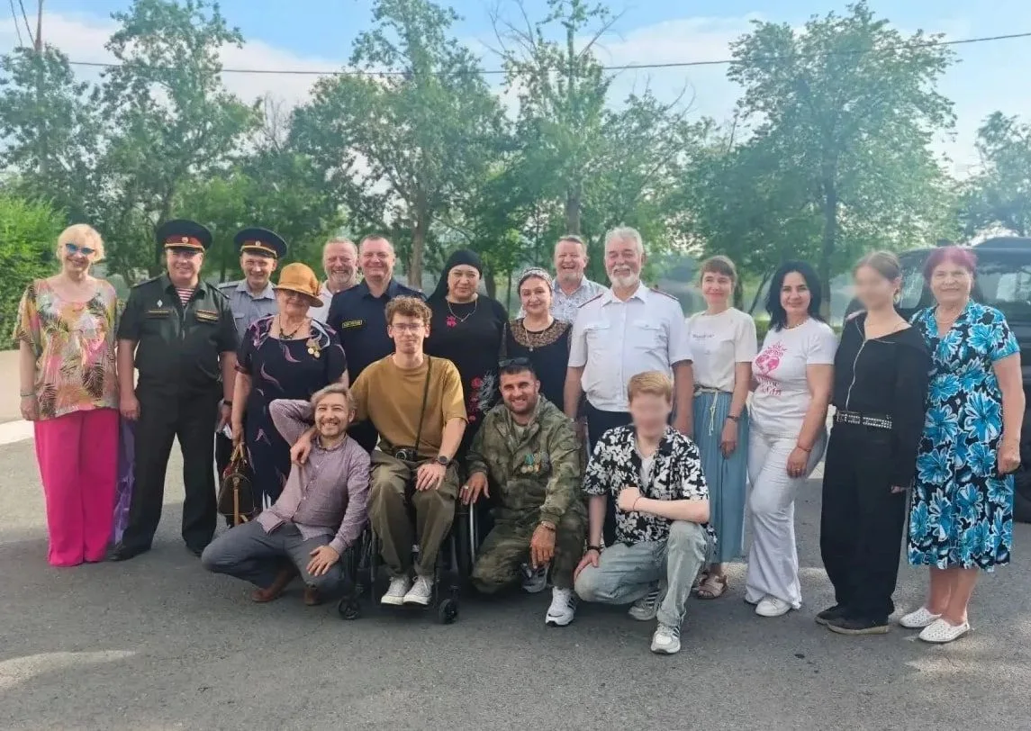 ☑️Сотрудники ИК-16 посетили выставку живописи посвященную специальной военной операции

🔎Сотрудники