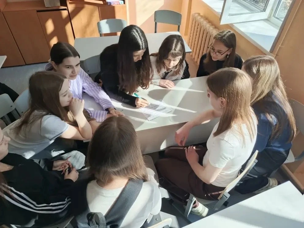 🎓 Изучать предмет в игровой форме - всегда увлекательно, отметили учащиеся ЦО гимназии № 8 им. Л. М.