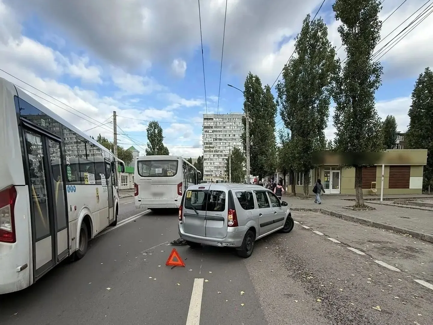 🚨 В Воронеже при столкновении «Лады» и автобуса пострадал 11-летний мальчик