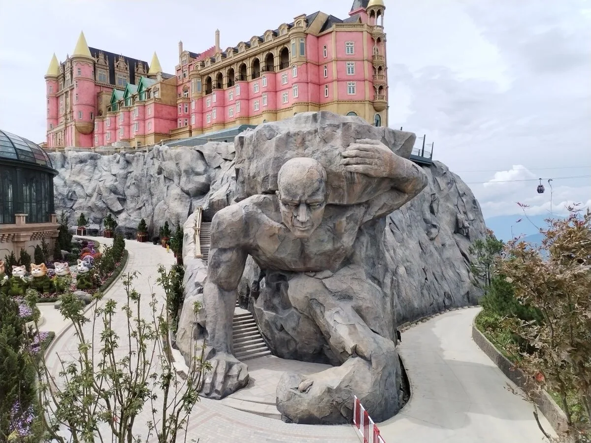 Дананг (Вьетнам)
🎯Мастхэв для посещения 
лучшие экскурсии 

Ba Na Hills (Ба На Хиллс и Золотой мост