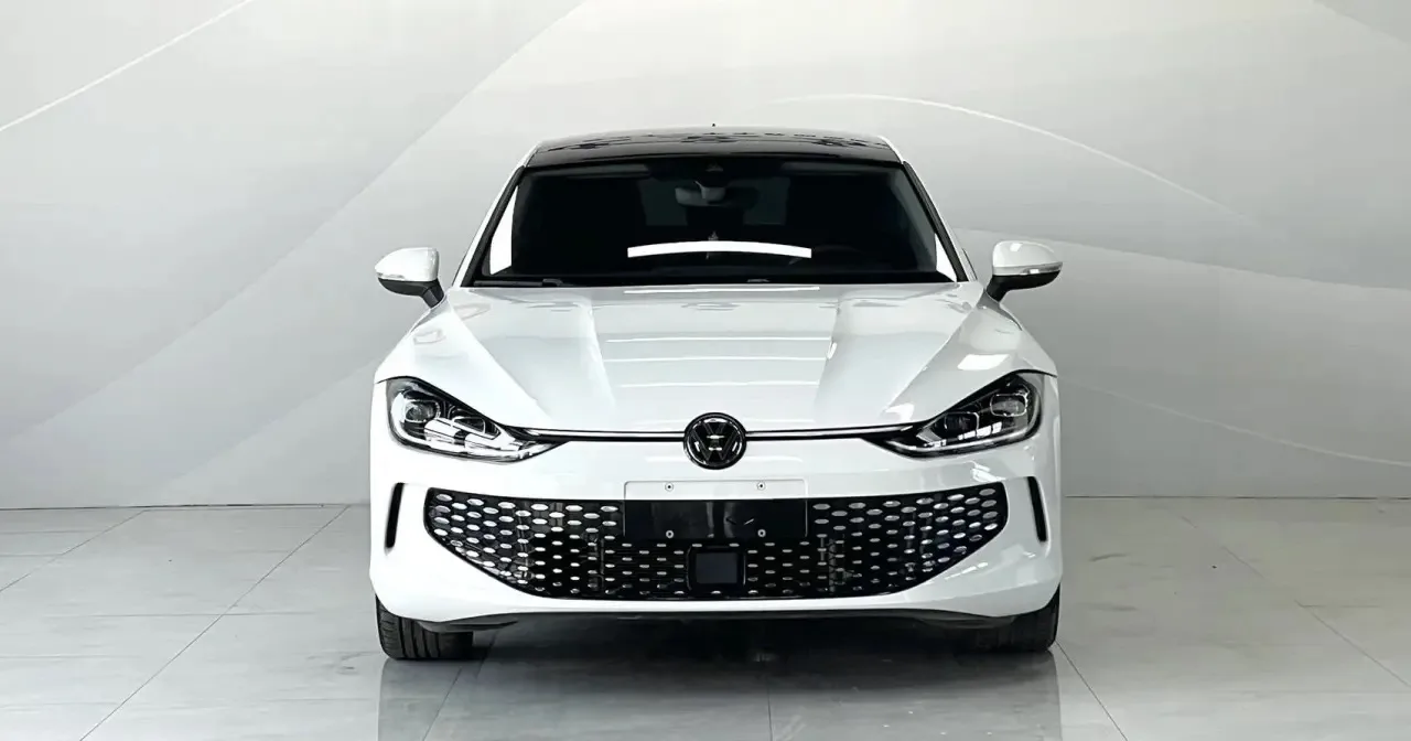 VOLKSWAGEN LAMANDO L