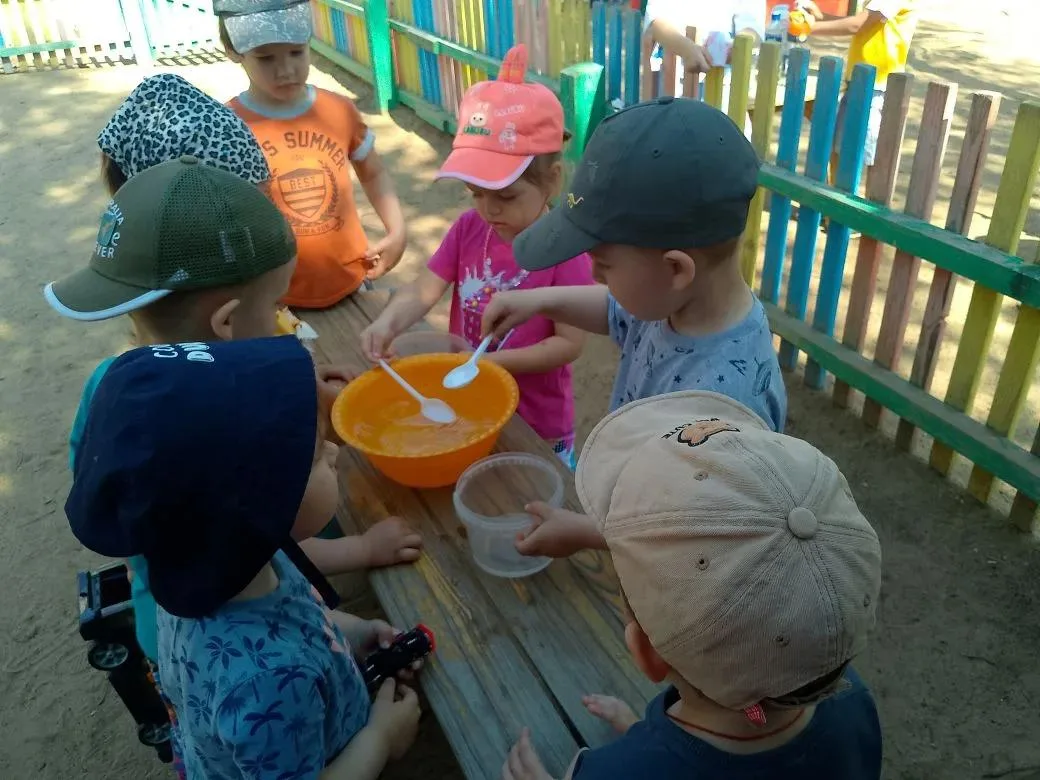 💧 Эксперименты с водой: маленькие открытия на прогулке! 🌦
Лето - прекрасная возможность на прогулк