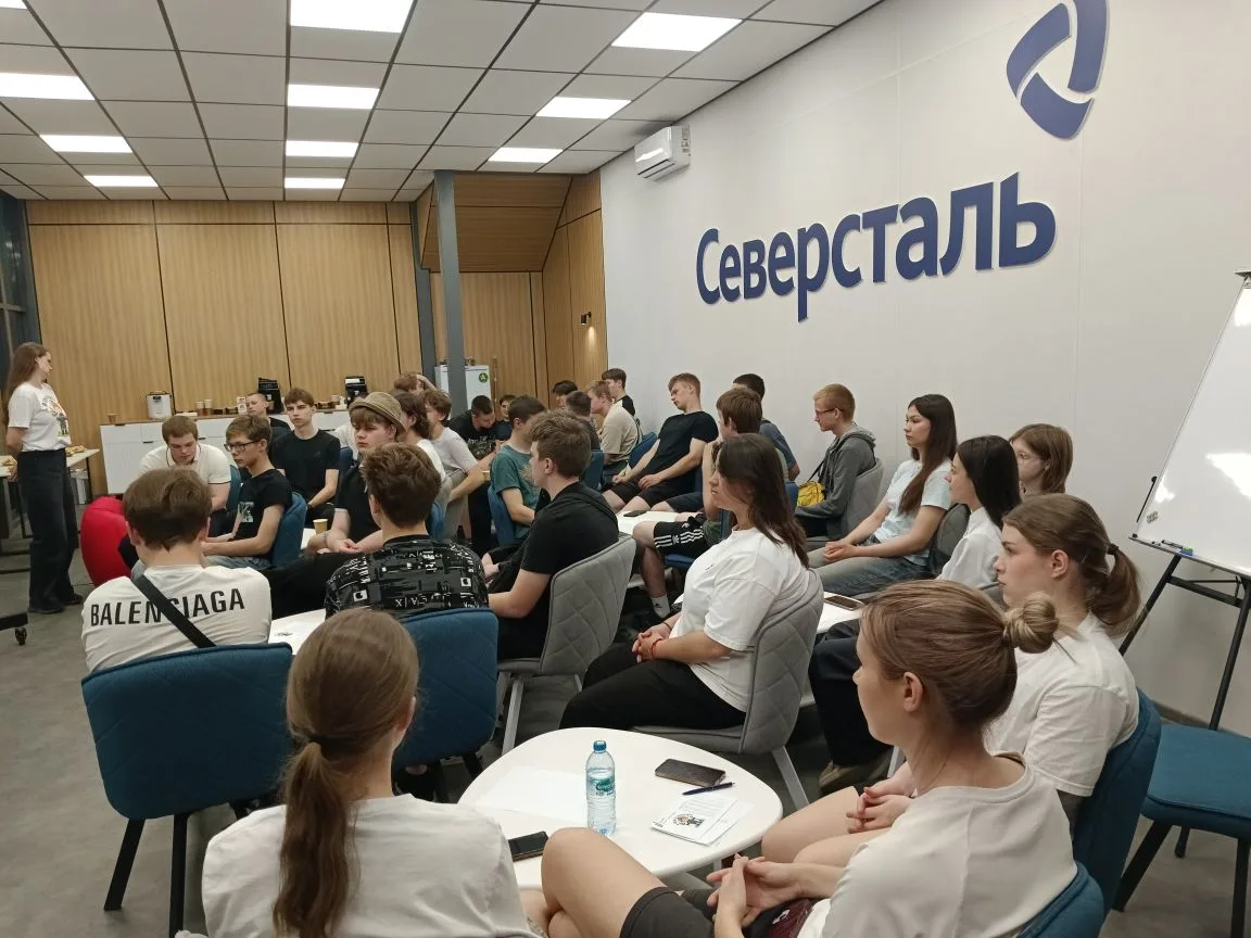 В конце мая учащиеся инженерных классов 10 «Б» и 11 «Б» приняли участие в мероприятии о...