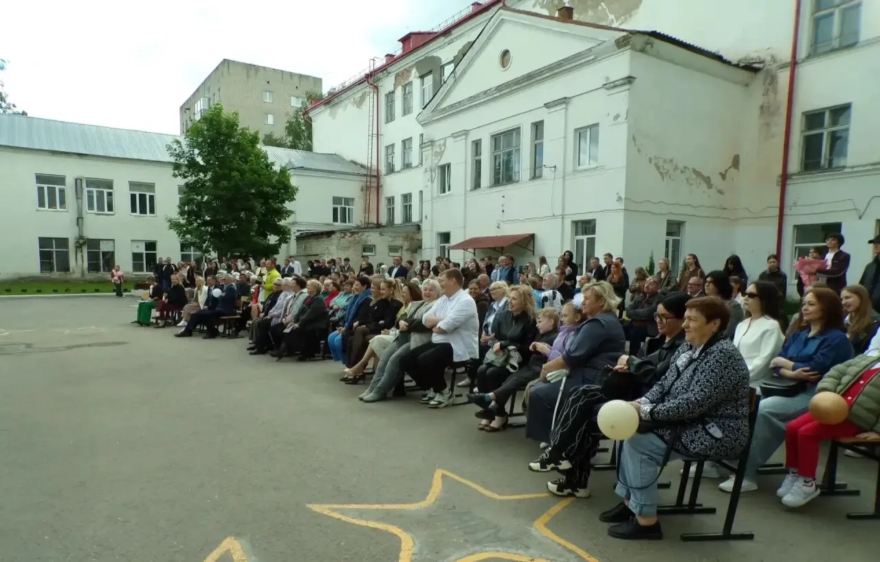 🔔Последний звонок  👩‍🎓🧑‍🎓Сегодня в школах Кольчугинского округа прозвучал Последний звонок. В этом г