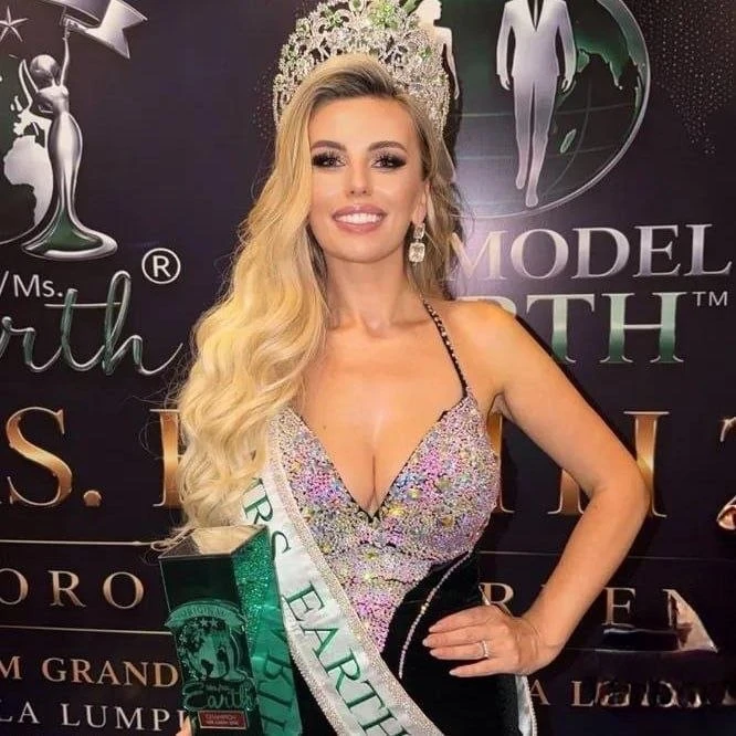 👑 Многодетная мать из России стала самой красивой женщиной Земли

39-летняя Людмила Секрий из подмо