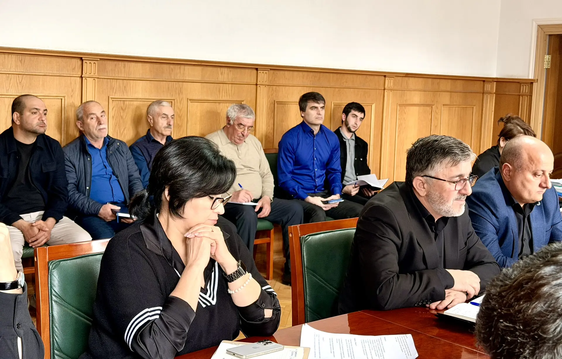 🌍Глава Новолакского района Мамати Гамзатов провел еженедельное совещание по актуальным вопросам  Гла
