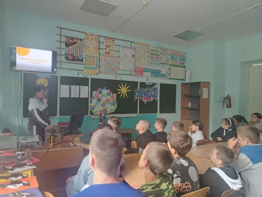 🎥 Сегодня воспитанники летнего оздоровительного лагеря  посетили Районный центр детско...