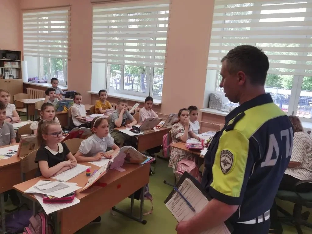 🛣️БЕЗОПАСНОСТЬ ДВИЖЕНИЯ   👮Сегодня  инспектор ДПС лейтенант полиции Макушин Андрей Викторович провел