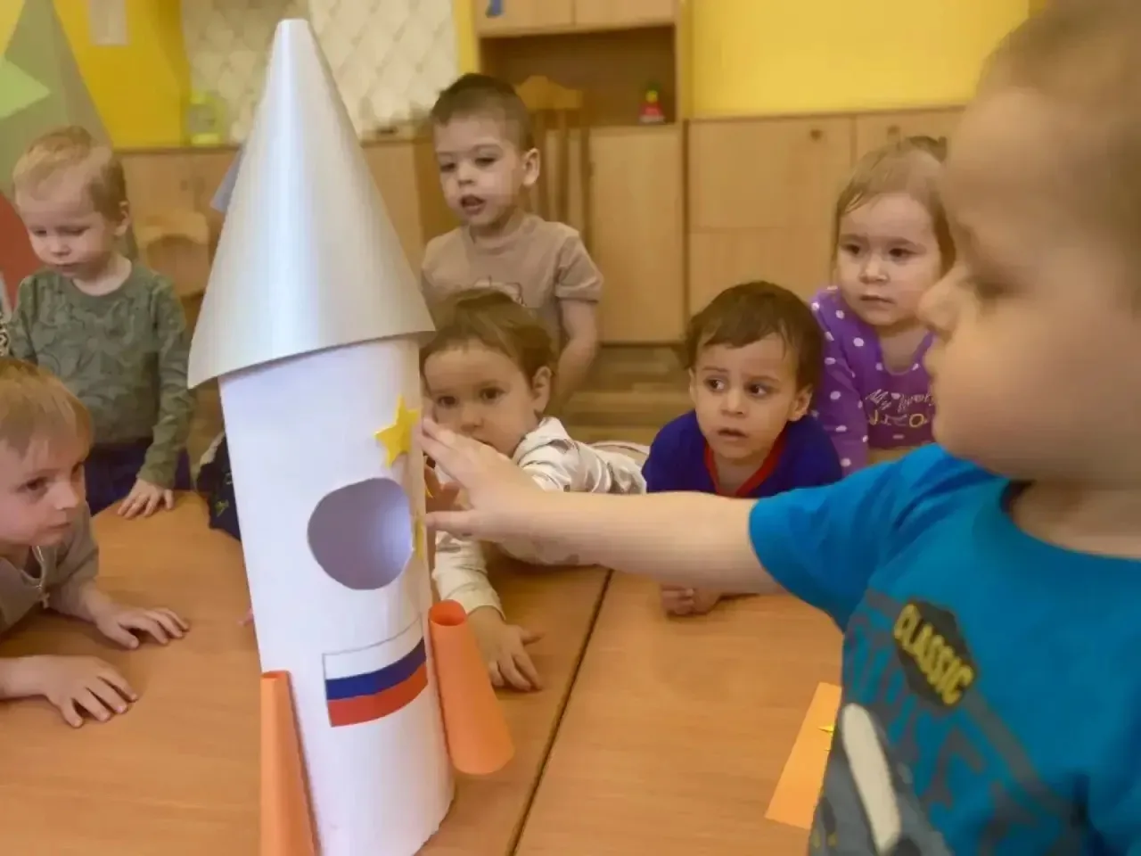ДО « Солнышко» Группа « Ягодка » 1️⃣2️⃣ -апреля в России и в мире отмечают всемирный день авиации и 