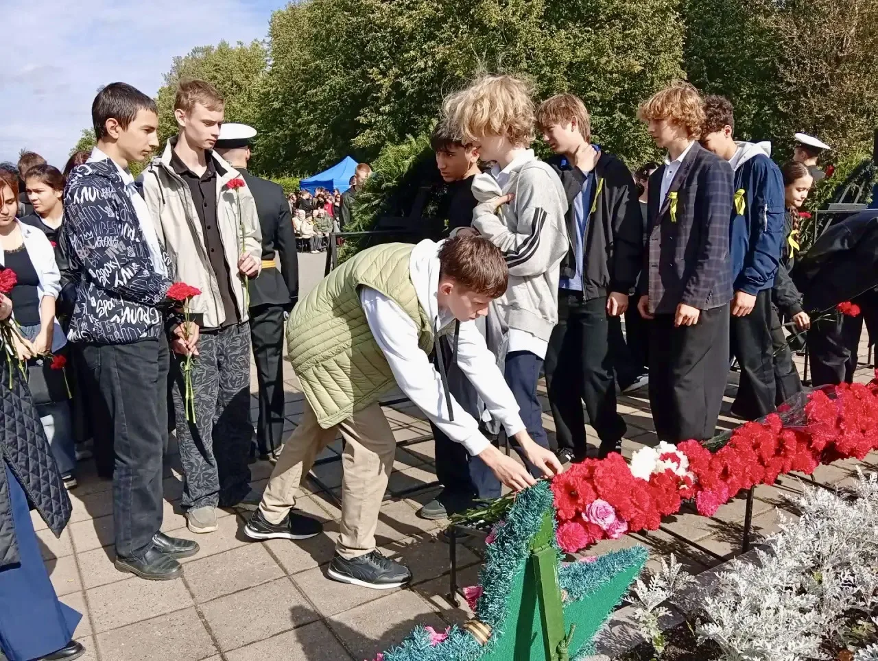 🎗08.09.2026 обучающиеся 1 курса СПБ ГБ ПОУ «Малоохтинский колледж» почтили память поги...