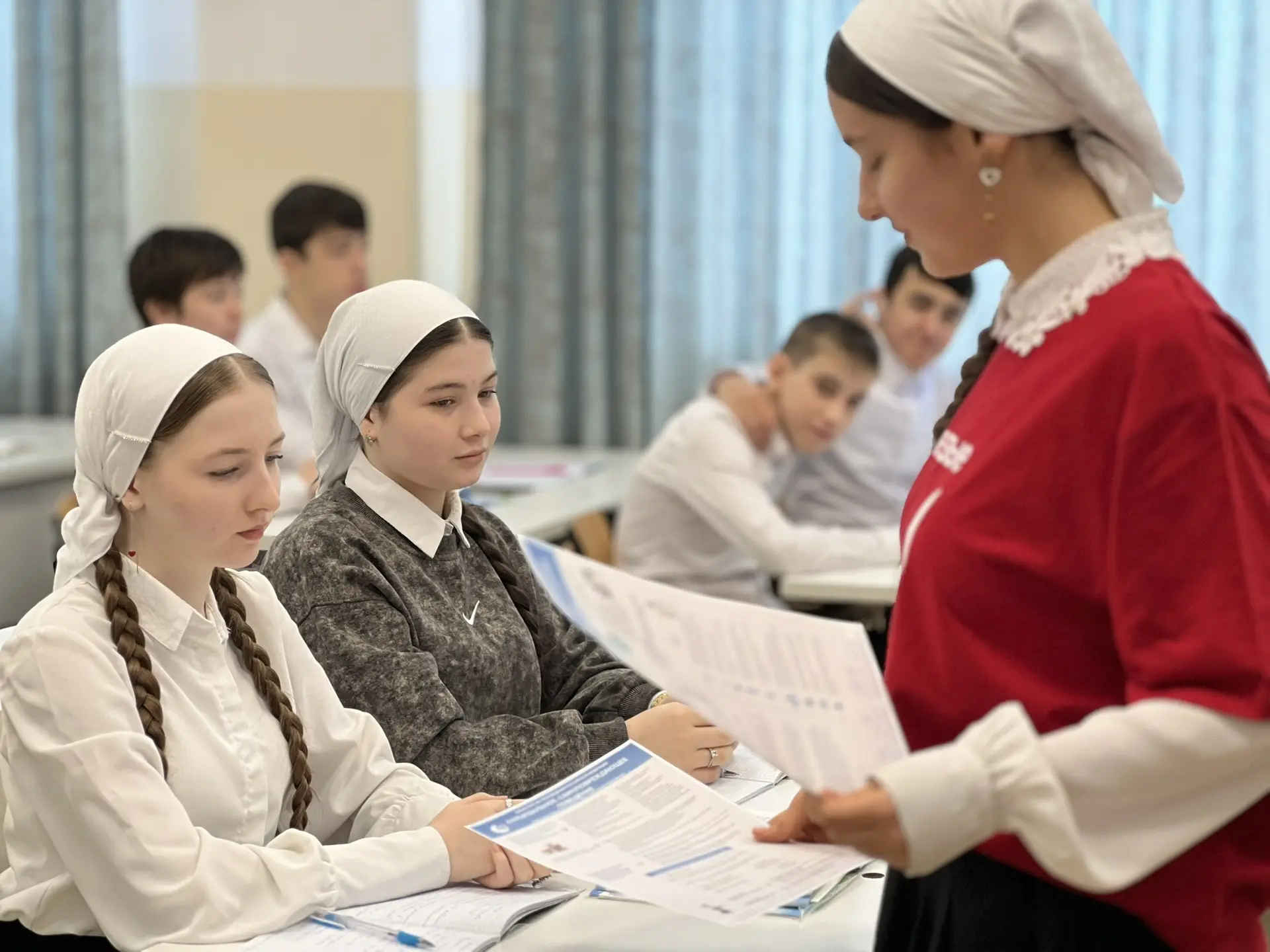 3 апреля ученики 7-го класса раздали памятки на тему «ЗОЖ».