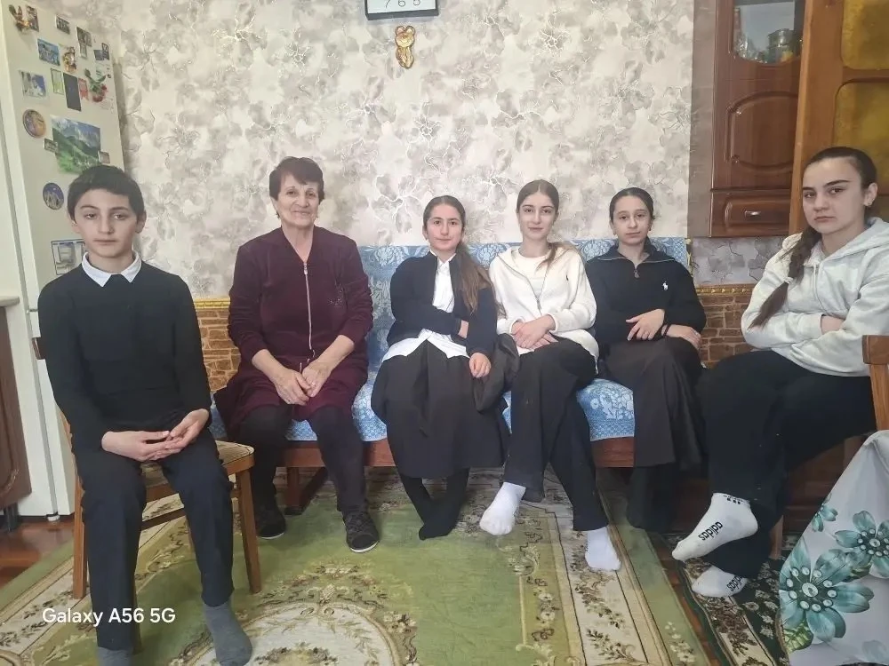 В преддверии Международного женского дня активисты движения первых Мугерганской СОШ в с...