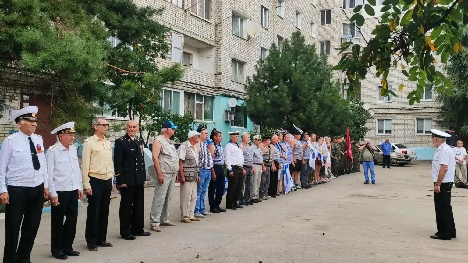 Уважаемые жители Марксовского района! Дорогие моряки, ветераны Военно-Морского Флота!
 
Примите самы