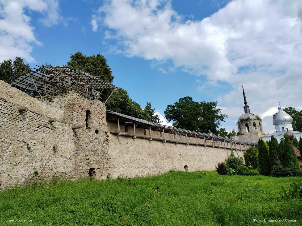 📍Порховская крепость, Порхов, Псковская область

Настоящая средневековая крепость, как она есть. Тр