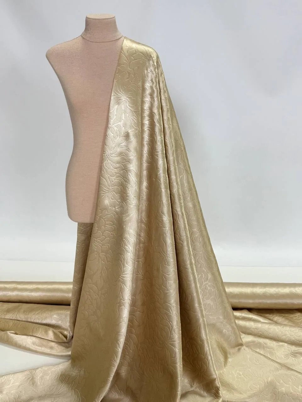 Шелк жаккардовый. 🌟