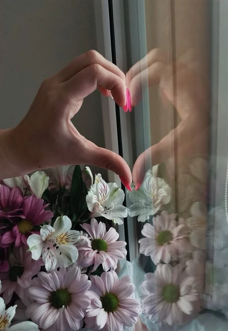 ✨✨✨
...Чтобы мир вокруг стал добрее, каждому из нас нужно начать дарить ему как можно больше своей д