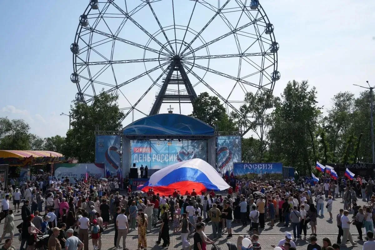 🇷🇺 12 июня в Хабаровске с размахом отметили День России

Территория парковой зоны стадиона имени Л