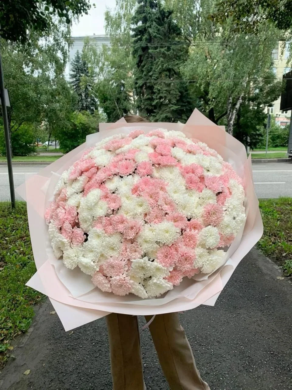 ⚡️В Гвардейском можно бесплатно получить цветы на День Знаний!