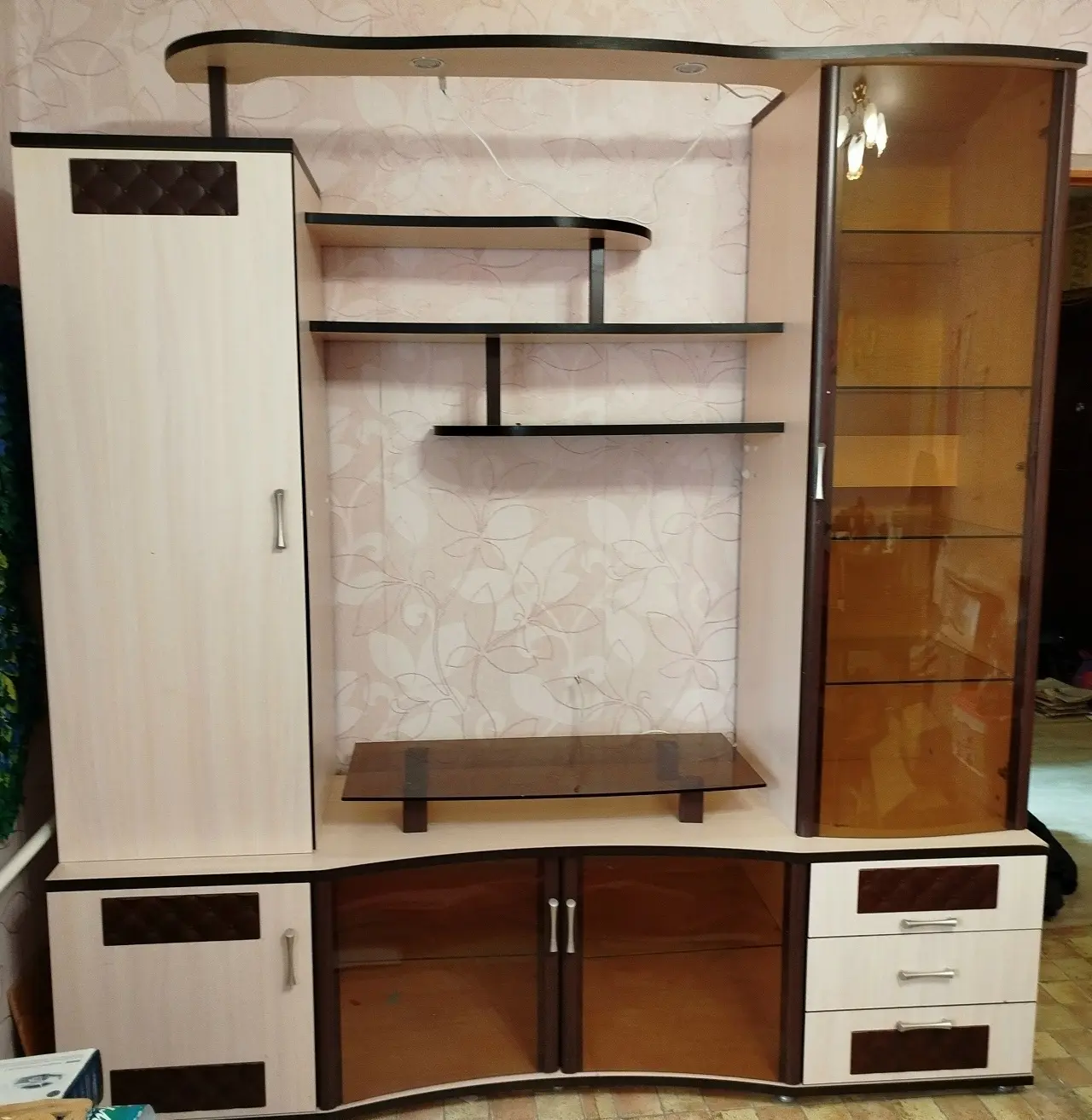 Продам стенку Премьера. Цена 5000 (торг).