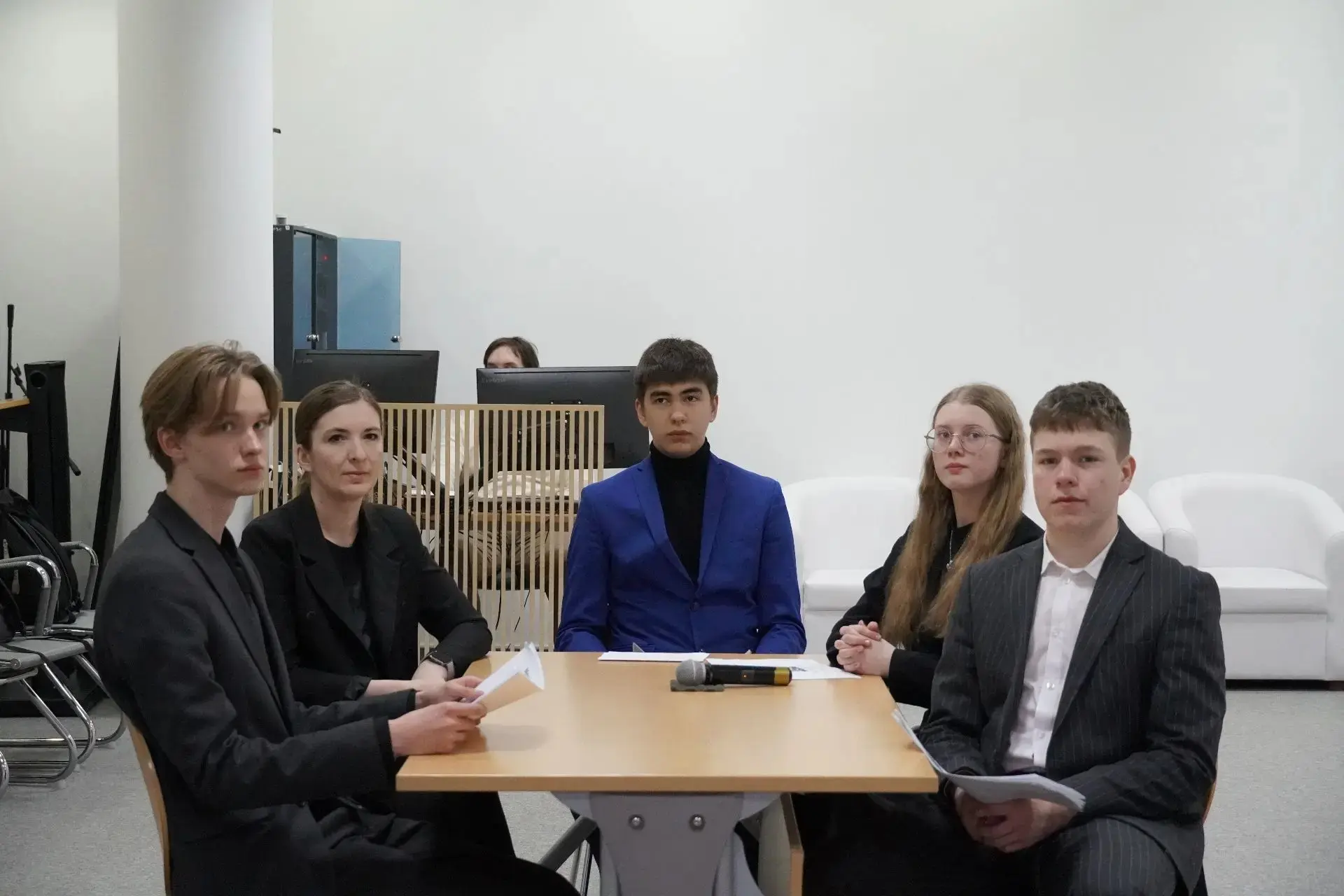 🇷🇺 Храним историю вместе: диалог Ханты-Мансийска и Сыктывкара  Сегодня обучающиеся 11А класса нашей 