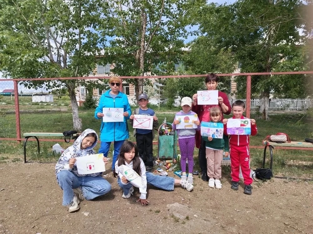 День эколога на пришкольный летней площадке МОУ ООШ с.Колочное.
В день эколога ребята нарисовали лис