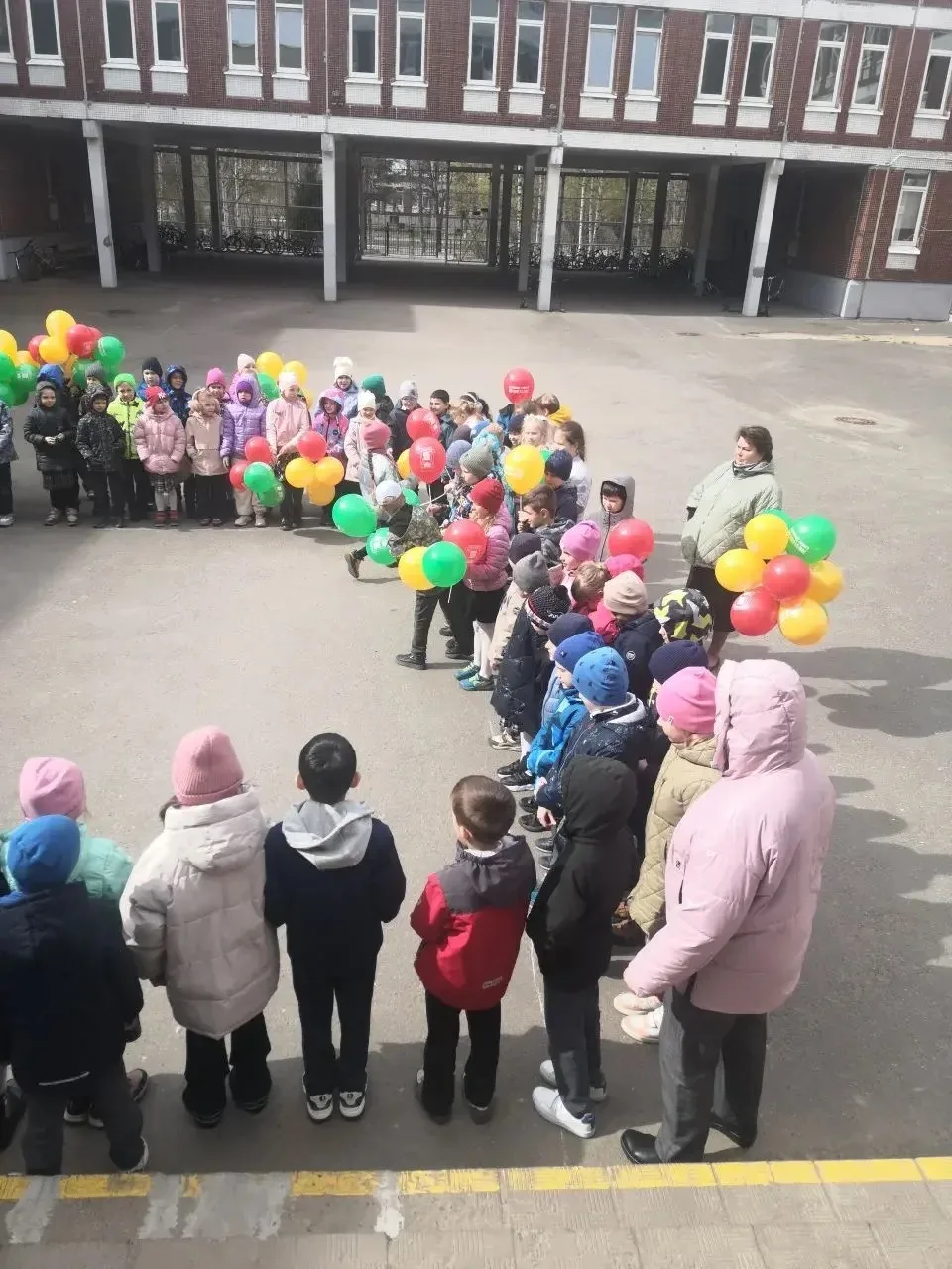 🚦🛴 Безопасность на дороге – наш приоритет!  Вчера, 22 апреля, в нашей школе прошел насыщенный день, 