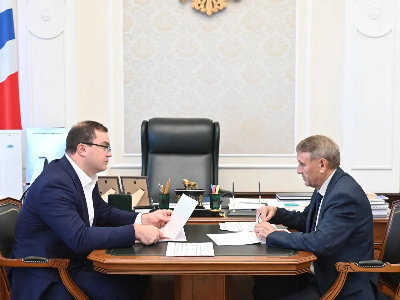 Принял с докладами глав Оконешниковского и Горьковского районов.