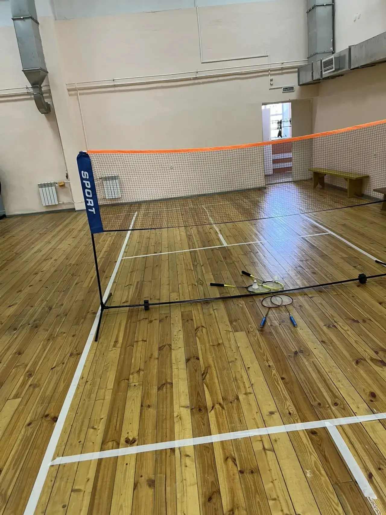 🏸 ВНИМАНИЕ, В ЗАЛЕ НАПРЯЖЕНИЕ!