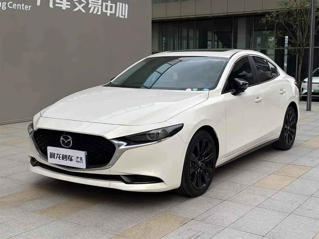 Mazda 3 Axella 
Год:2023
Двигатель:2.0 л(158 л.с)
Привод:Передний
Коробка:Вариатор
Пробег:28.000
Цен