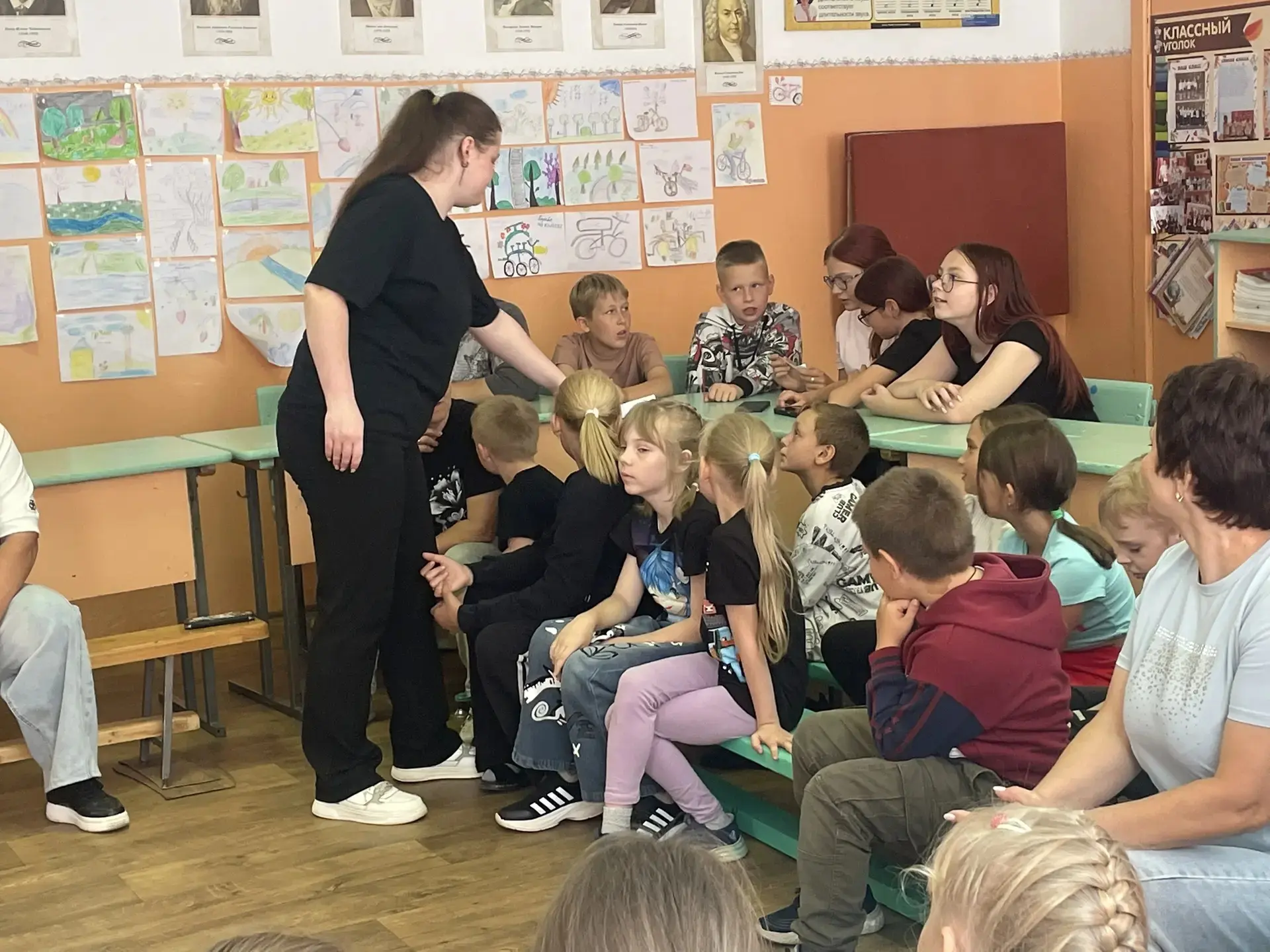 Сегодня наш лагерь превратился в настоящую мастерскую чудес! Мы объявляем грандиозный Д...