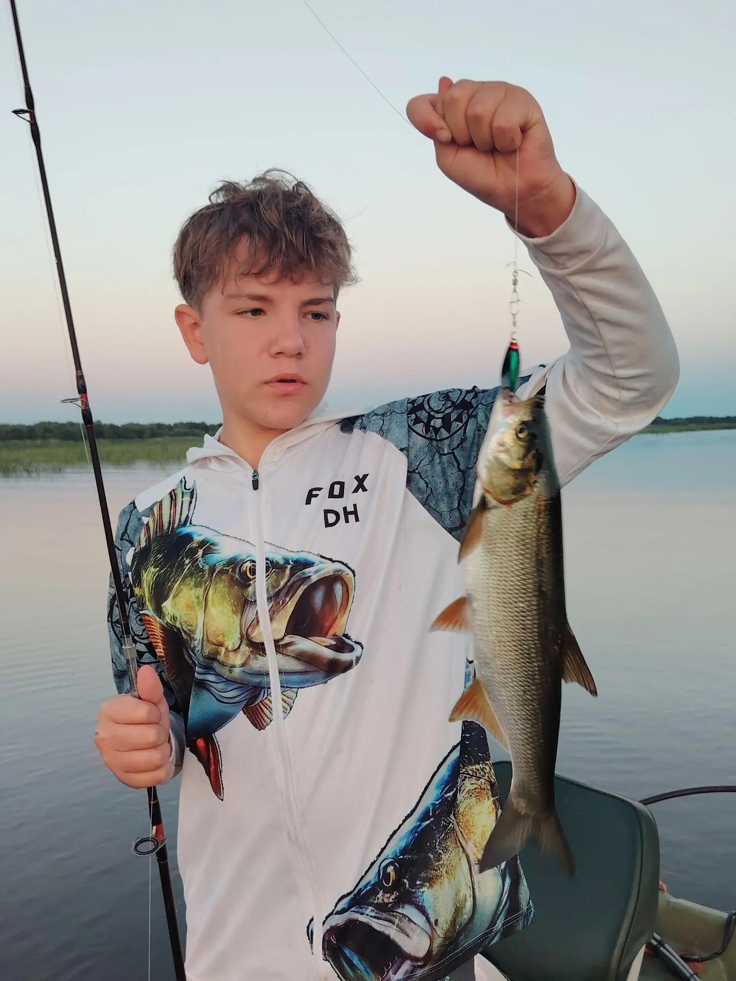 Выбрались сегодня на пару часов на реку. Искали черную воду, в планах поплавать (на под...