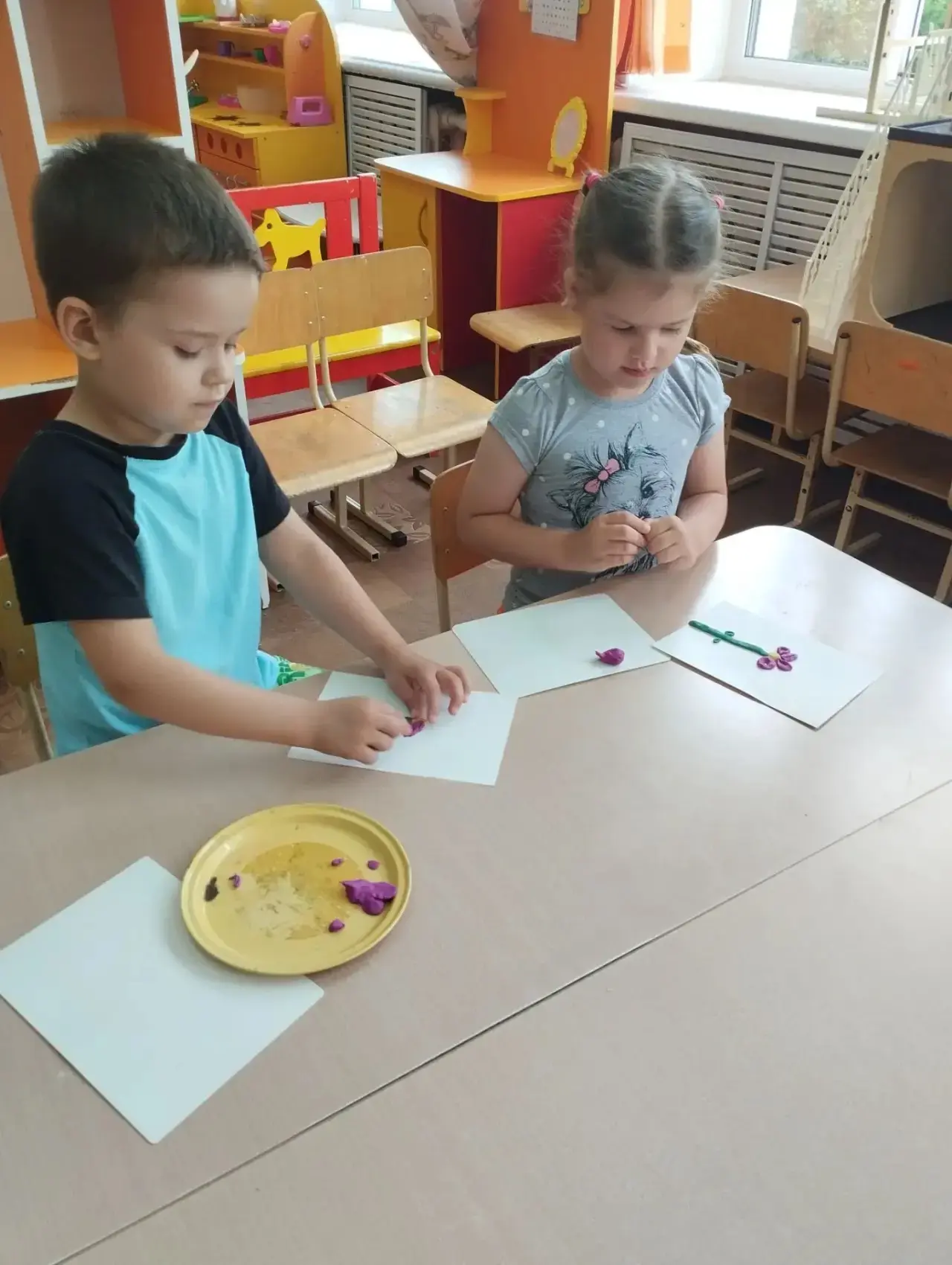 🌼 Цветочек для мамы 🌼

Мама — самый родной и любимый человек, которому всегда хочется дарить тепло