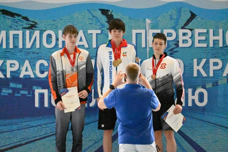 На прошлой неделе прошел Чемпионат и первенство Красноярского края по плаванию. Кадет 8...