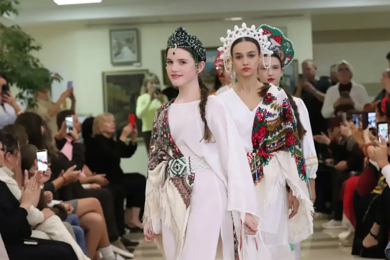 Члены ОП Крыма стали почётными гостями этнопоказа «Мода народов Крыма. Нить единства». ...