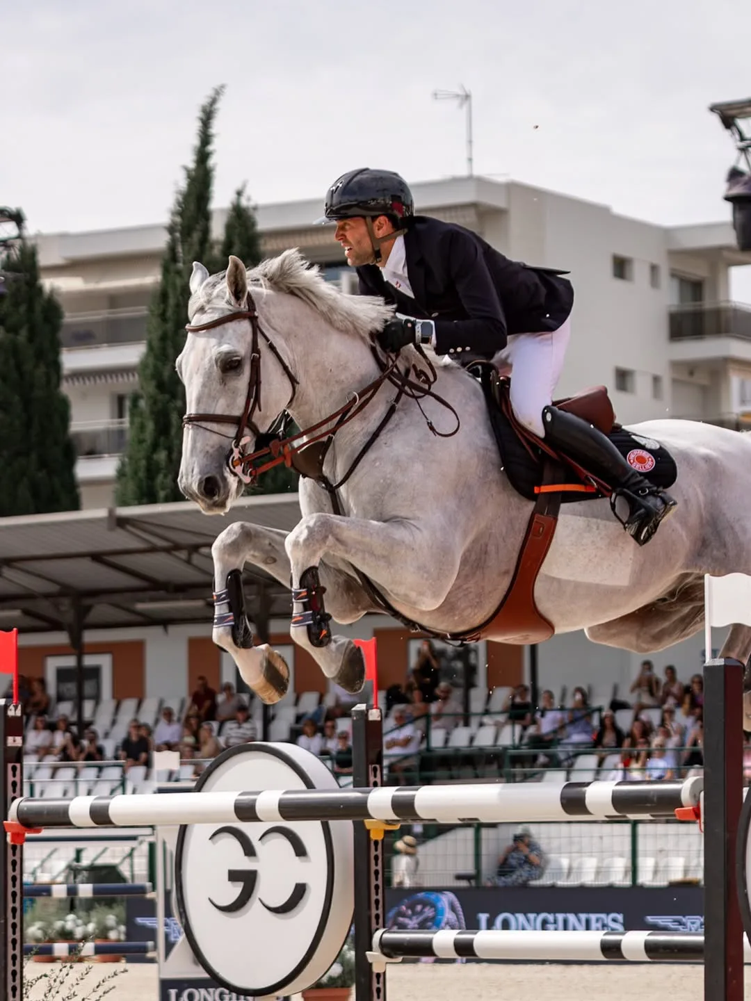 6 июня на прошедшем турнире серии Longines Global Champions Tour в Каннах Симон Делестре (Франция) у