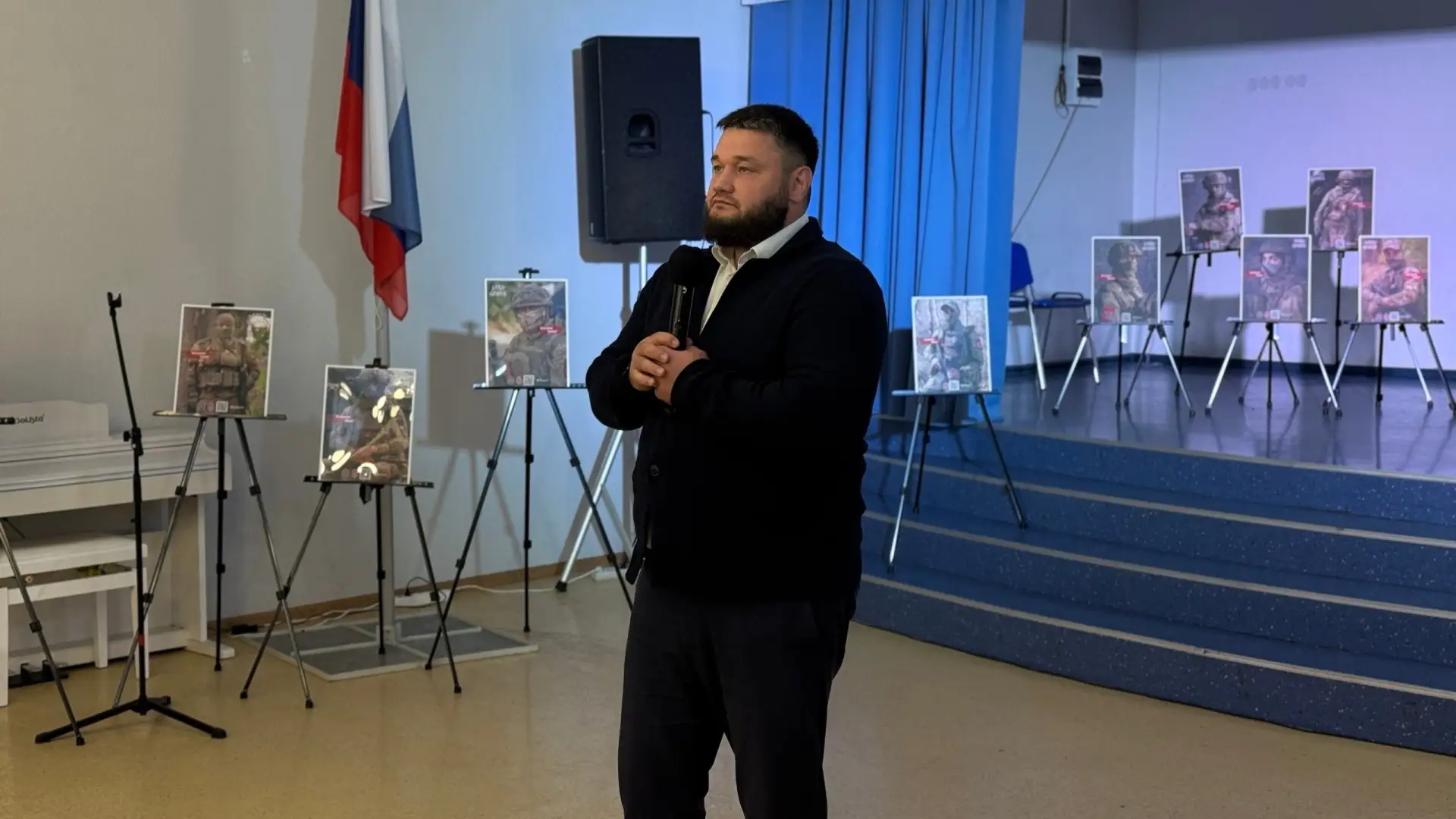 Уникальный патриотический проект «Лица армии» стартовал в гимназии №3 города Самары. В ...