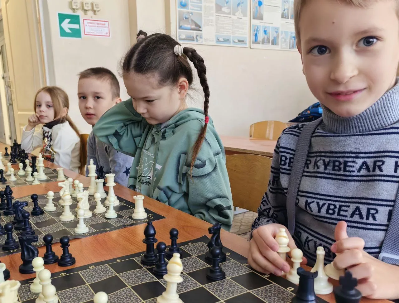 Шахматный праздник в нашей школе  🎓 На Новогодних каникулах  в стенах нашей школы собрались юные шах