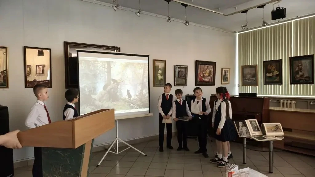 Ученики 3 «А» класса (классный  руководитель Уварова Л. В.) побывали в городской детской библиотеке 