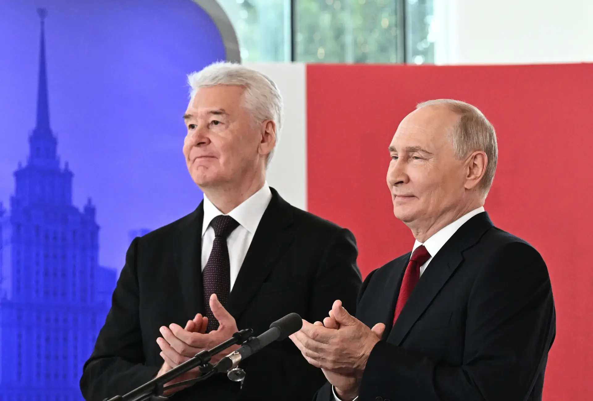 Путин и Собянин открыли первый в России кластер тяговых аккумуляторов