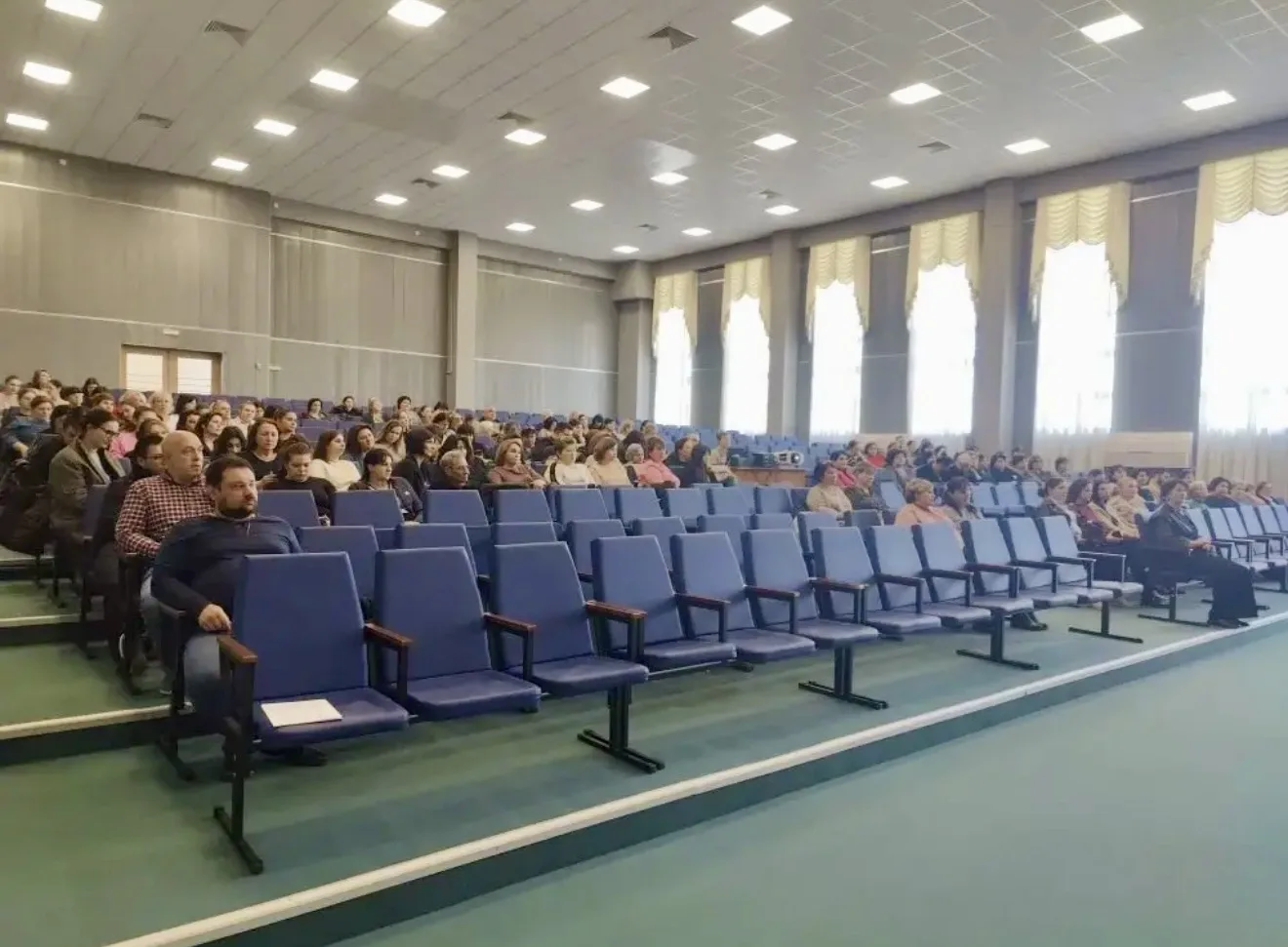 3 апреля 2026 года на базе МБОУ СШ 2 прошло Муниципальное обучение организаторов ОГЭ, ЕГЭ. Руководит