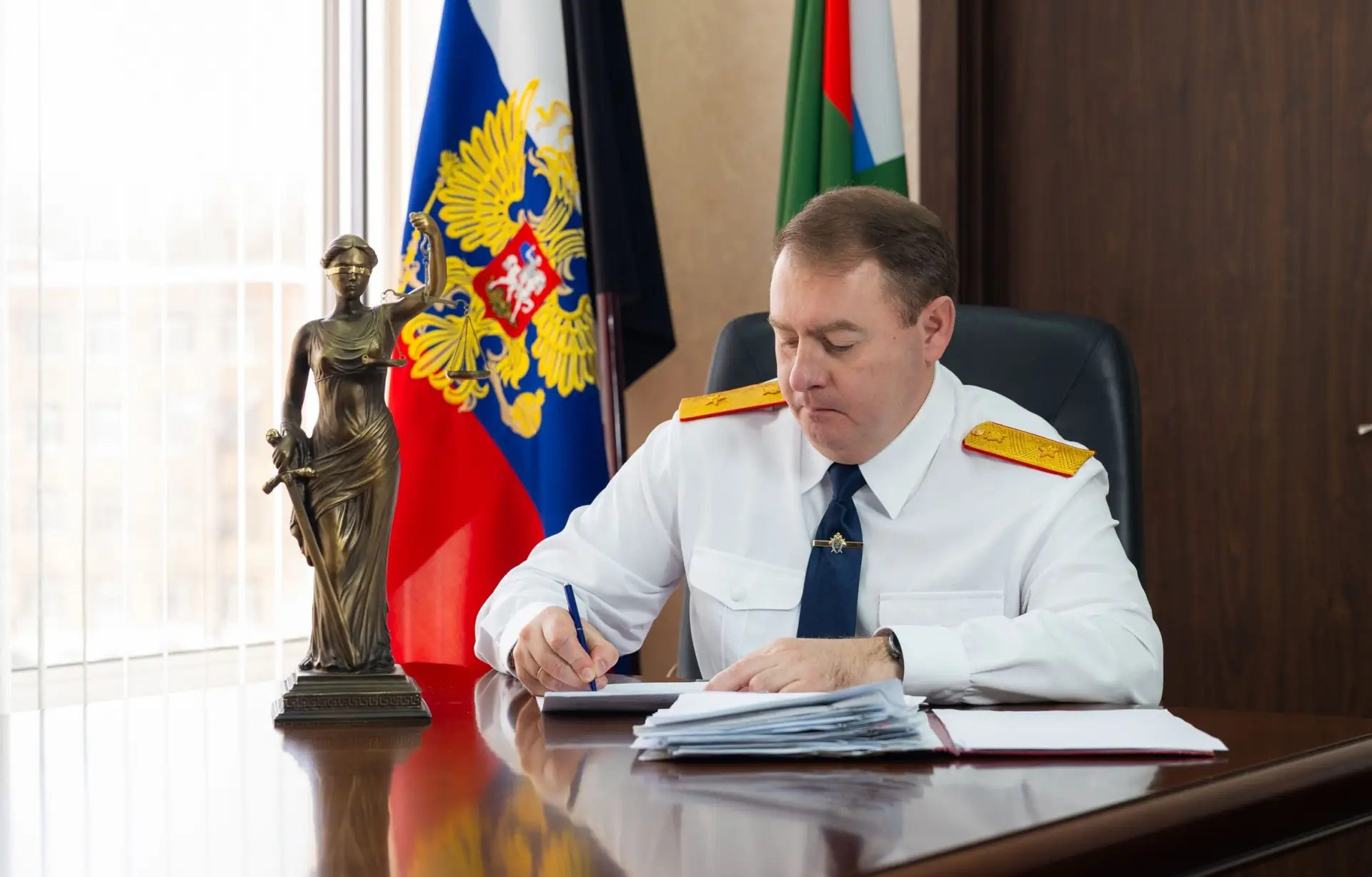 Руководитель следственного управления утвердил график проведения выездных личных приемов граждан в а