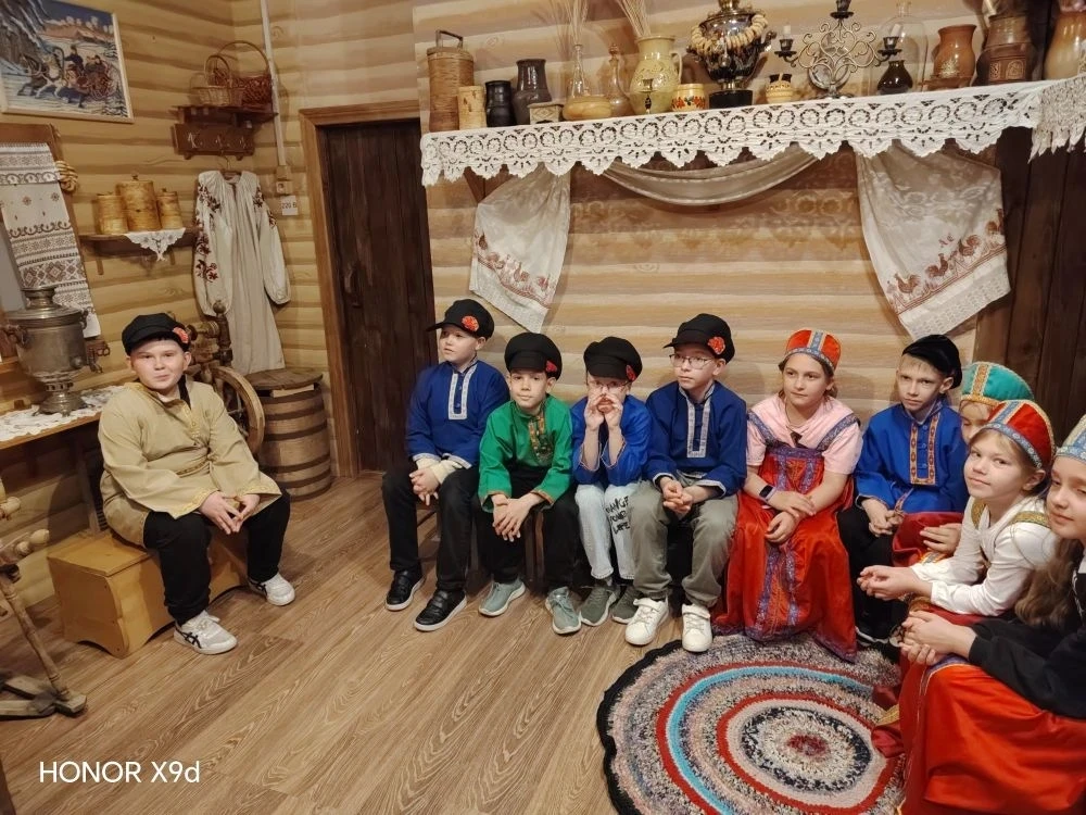 🌼25-го мая ученики 3Б и 4Д классов (кл. Руководитель Непомнящая Т. П.) посетили в городе Новосибирск