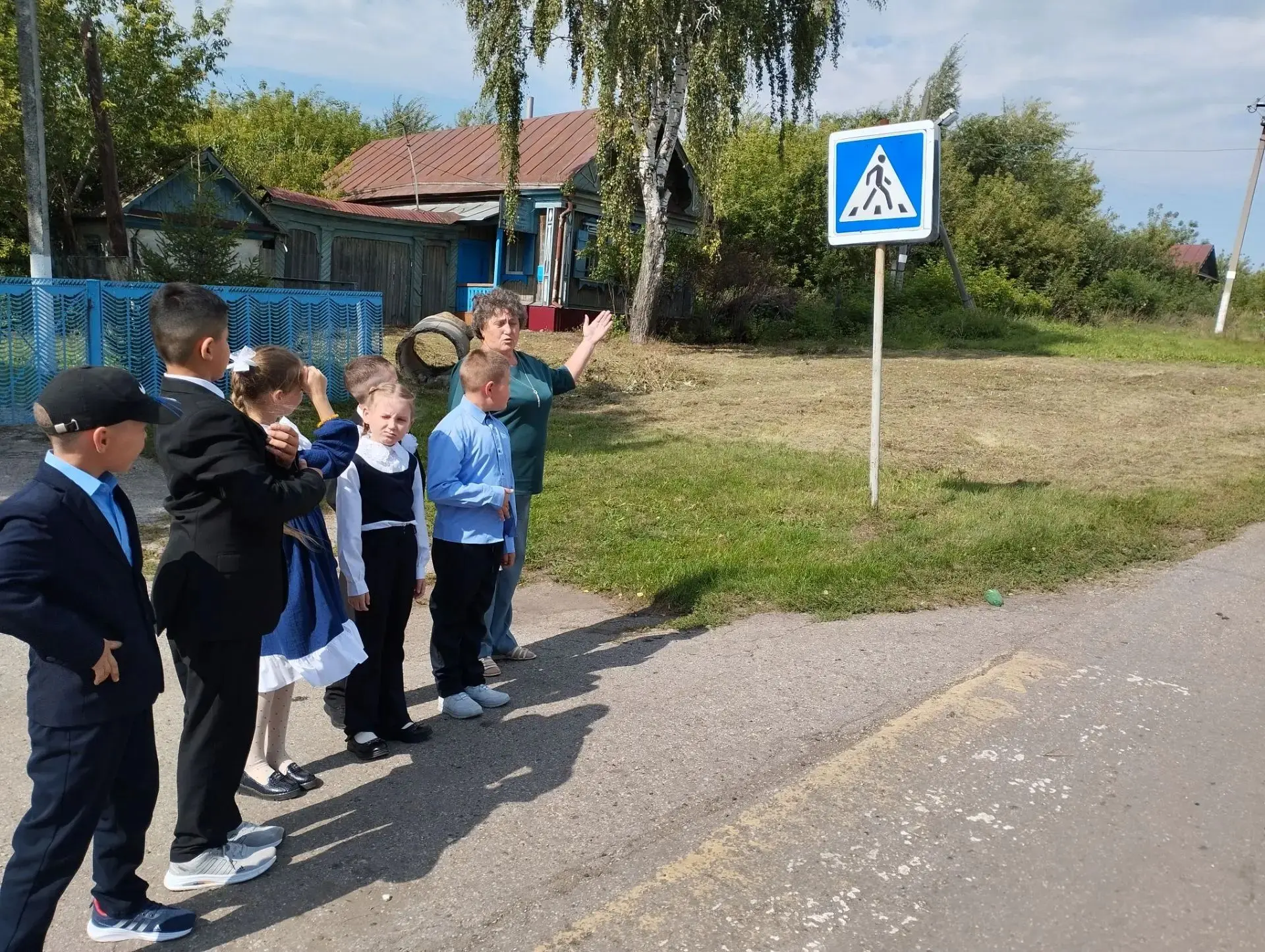 В рамках общеразвивающей программы социально-гуманитарной направленности «Дорожная грам...