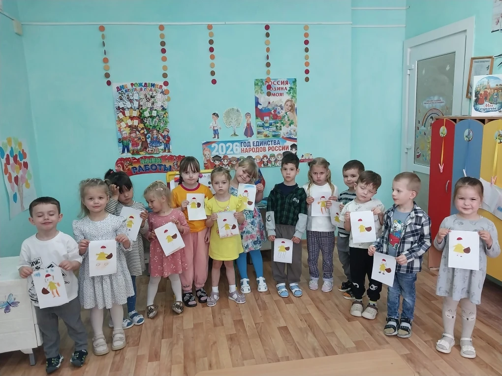 На прошлой неделе в средней группе №2 прошло занятие по аппликации "Красная шапочка". Р...