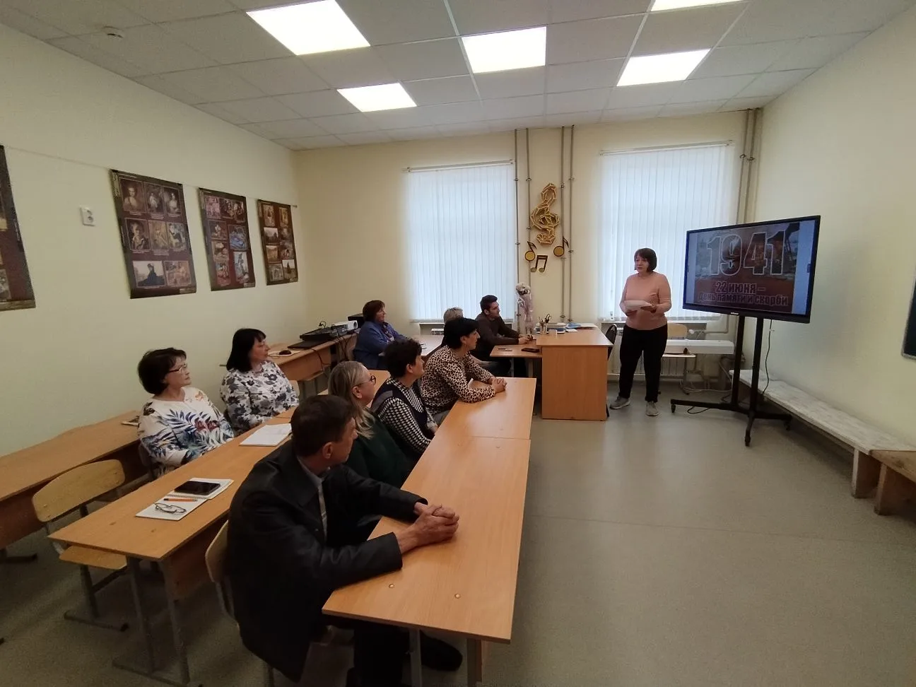 В нашей школе прошла беседа, приуроченная ко Дню скорби и памяти, посвящённая началу Ве...