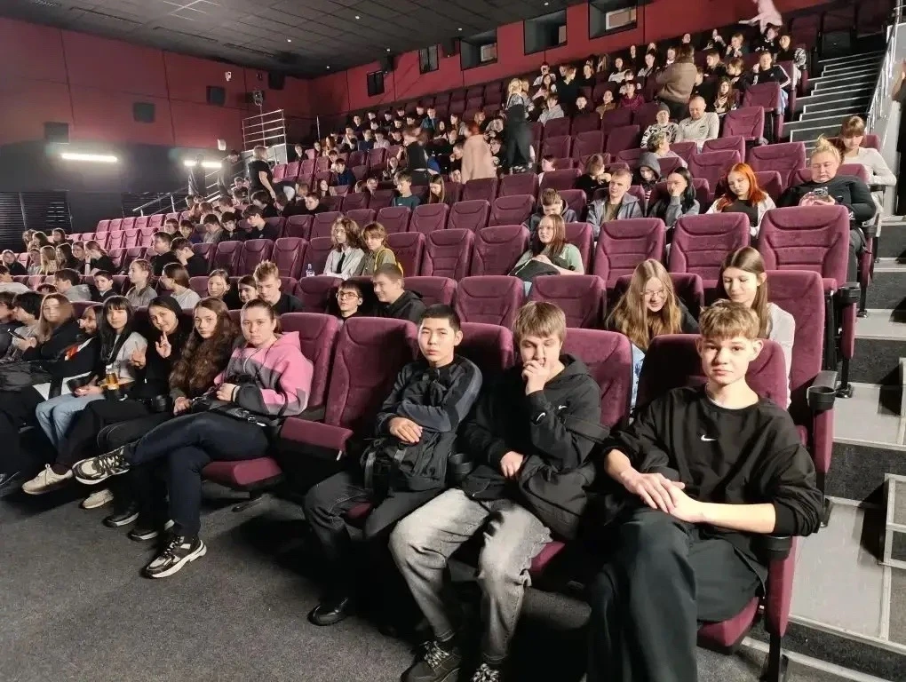 💡💡Рекомендуем к просмотру вместе с детьми  фильм «Африка». Этот фильм, не показывая ужасов войны нап