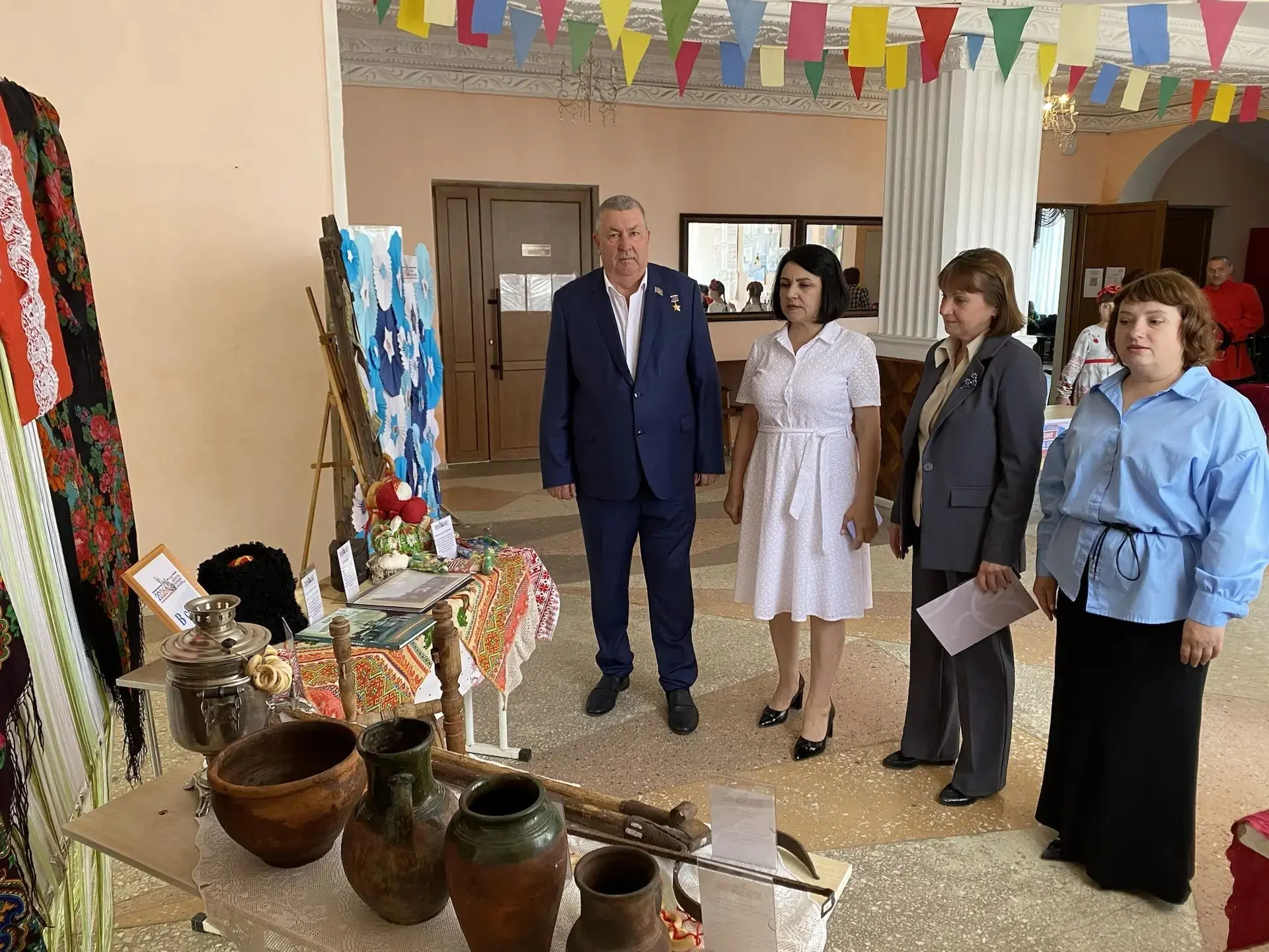 Презентация выставки «Семьёй единой»